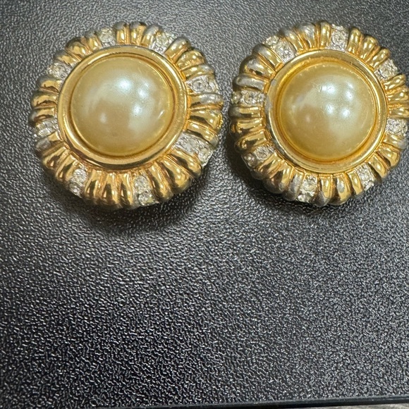 St John Vintage Faux Pearl Clip on Earrings - Picture 1 of 4